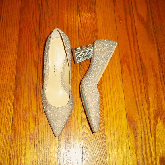 NIB! Betsy Johnson Holiday Silver/Champagne Glitter Heels, Sz.6 - Picture 4 of 4